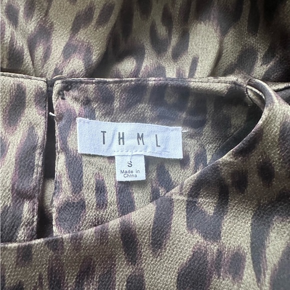 THML Give You A Look Olive Green Leopard Shift Dress Ruffle Sleeves - Picture 7 of 8